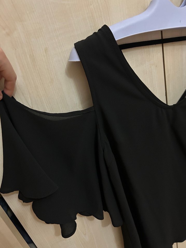 Siyah V Yakalı Salaş Kolsuz Bluz - Görsel 2