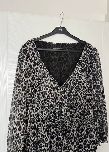 Leopar Desenli V Yakalı  Kadın Bluz - Görsel 2