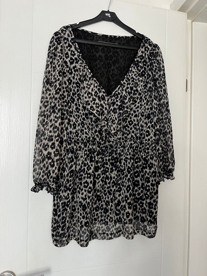 Leopar Desenli V Yakalı  Kadın Bluz - Görsel 4