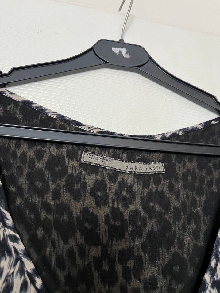 Leopar Desenli V Yakalı  Kadın Bluz - Görsel 5