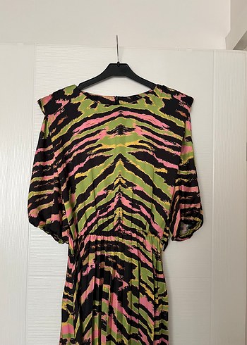 Pileli elbise - Görsel 4