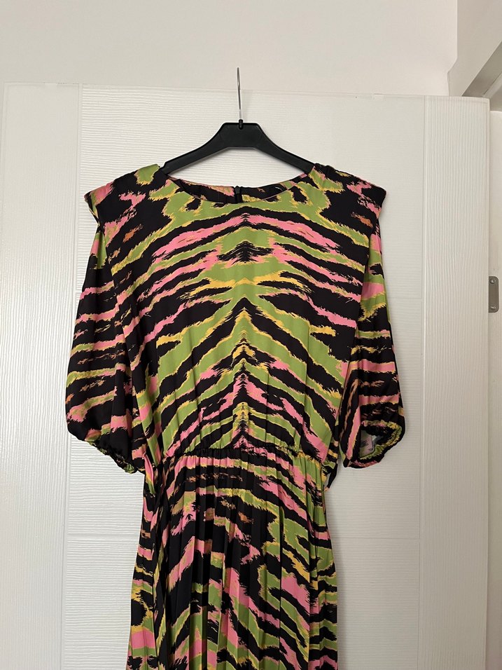 Pileli elbise - Görsel 4