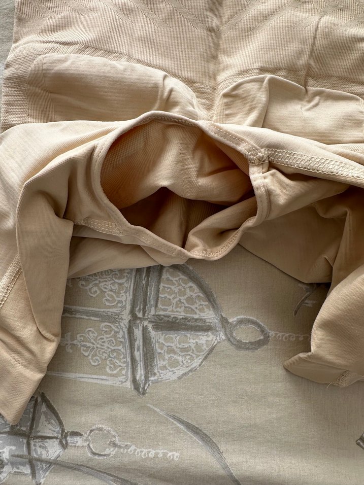 Bej Parlak Hemşire Korsesi Midi Boy - Görsel 4