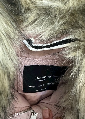 BershkaKürklü Bej Mini Kadın Kışlık Mont - Görsel 4