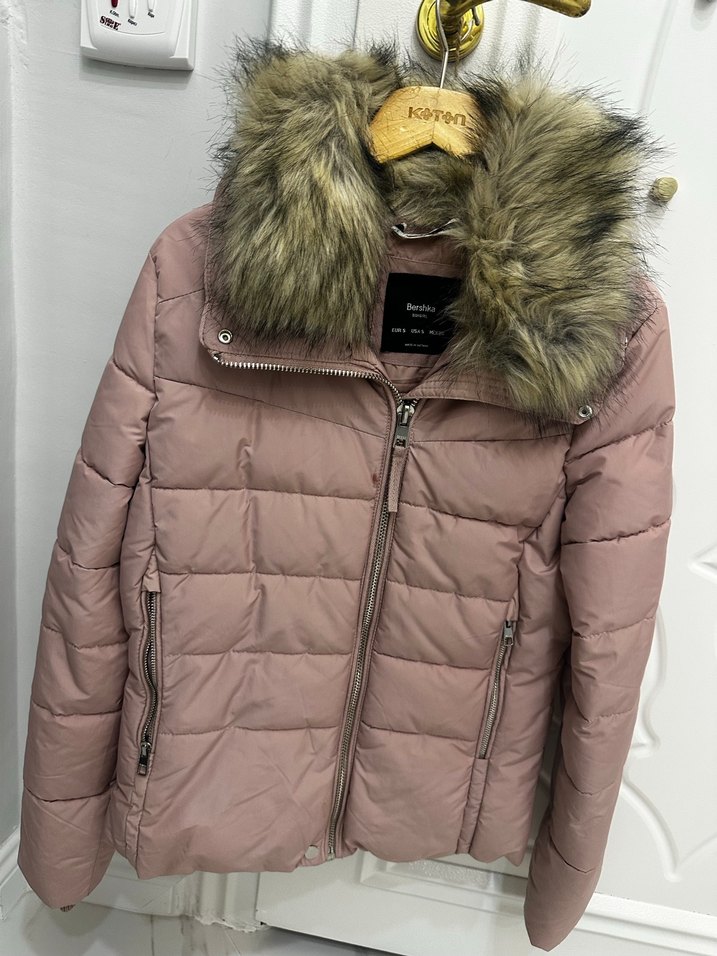 BershkaKürklü Bej Mini Kadın Kışlık Mont - Görsel 2