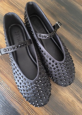 Siyah Perçinli Tokalı Gotik Topuklu Babet - Görsel 2