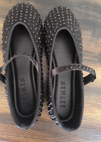 Siyah Perçinli Tokalı Gotik Topuklu Babet - Görsel 3