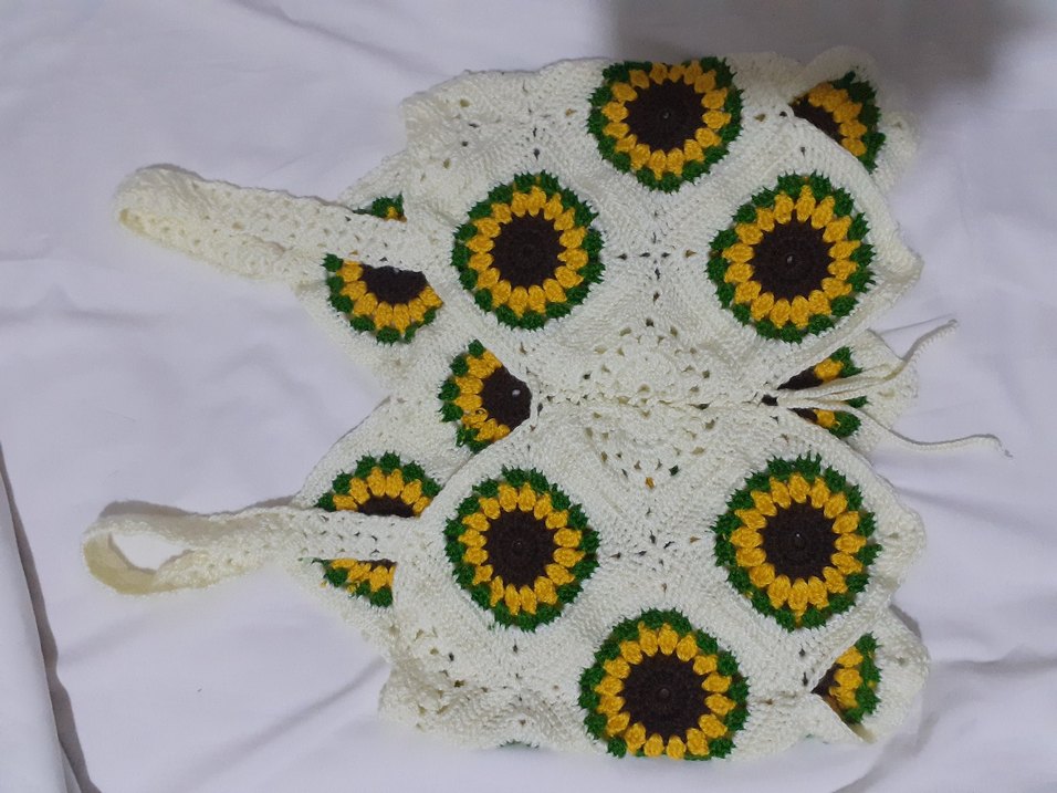 ay çiçeği motifli bluz - Görsel 3