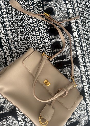 Balenciaga Bej Deri Omuz Cantasi