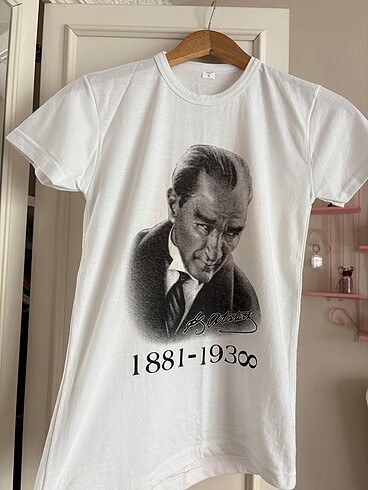 Atatürk baskılı Tshirt