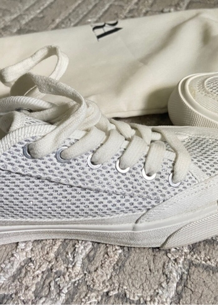 Zara spor ayakkabı? - Görsel 5