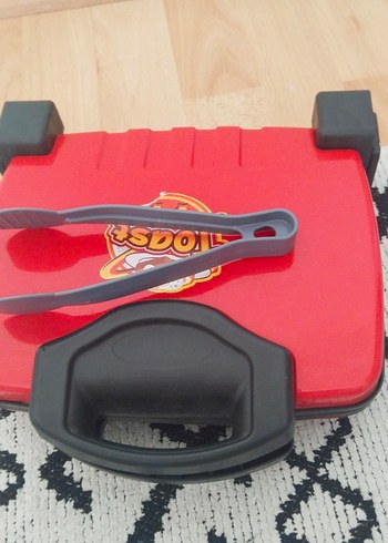  Beden Renk Kırmızı Renkli Tost Makinesi