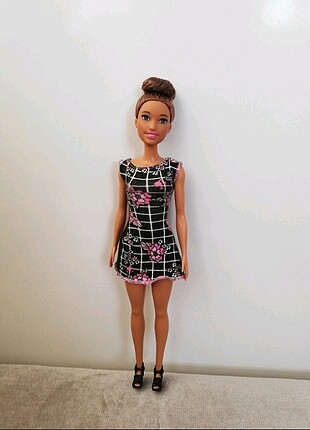 Orijinal kahverengi saçlı barbie