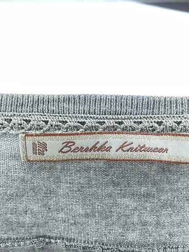 28 Beden gri Renk Bershka Hırka %70 İndirimli.