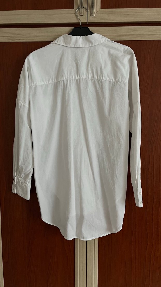 Beyaz Düğmeli Uzun Kollu Keten Gömlek - Görsel 3