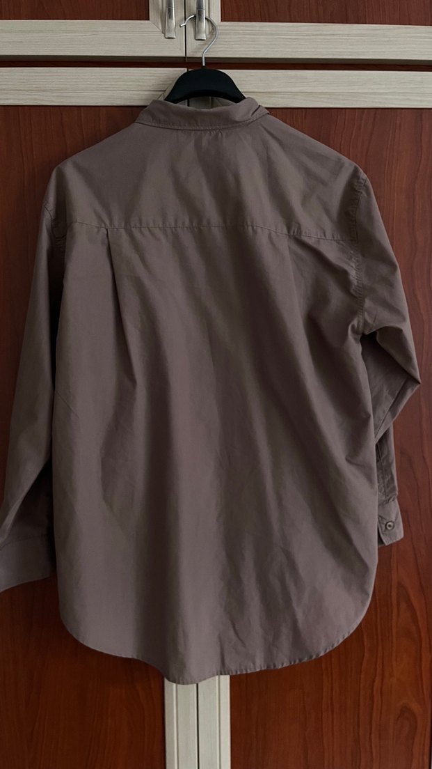 Düğmeli Kahverengi Gömlek - Görsel 2