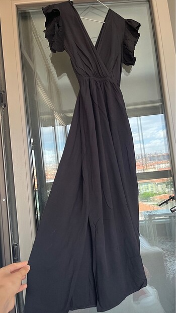Trendyol & Milla Yanları yırtmaçlı siyah elbise