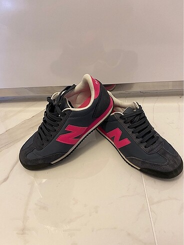 New balance spor ayakkabı