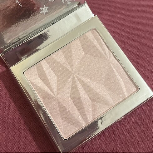 Essence highlighter