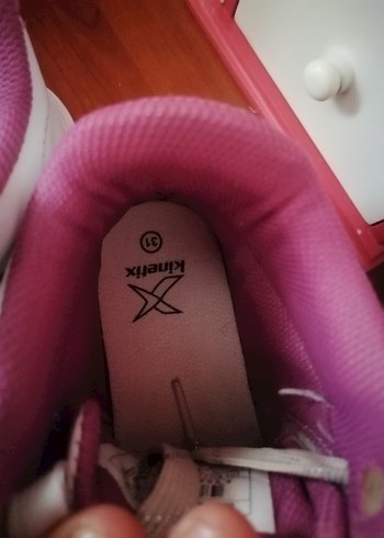 31 Beden Kinefix Beyaz Bağcıklı Kız Spor Ayakkabı