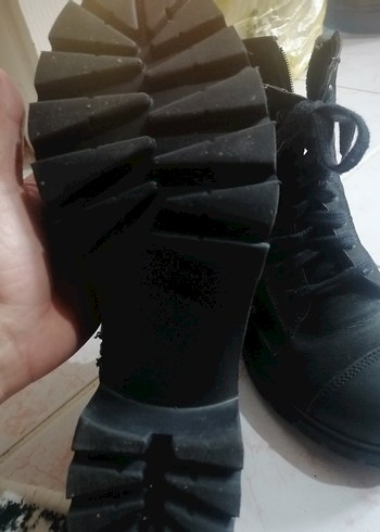 Siyah Tokalı Blok Topuklu Kadın Bot - Görsel 5