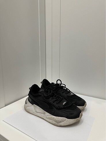 36 Beden siyah Renk Puma Spor Ayakkabı