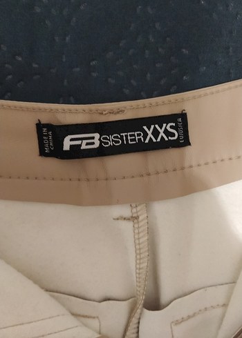 Bej Kadın Kemerli Rahat Kesim Pantolon - Görsel 3