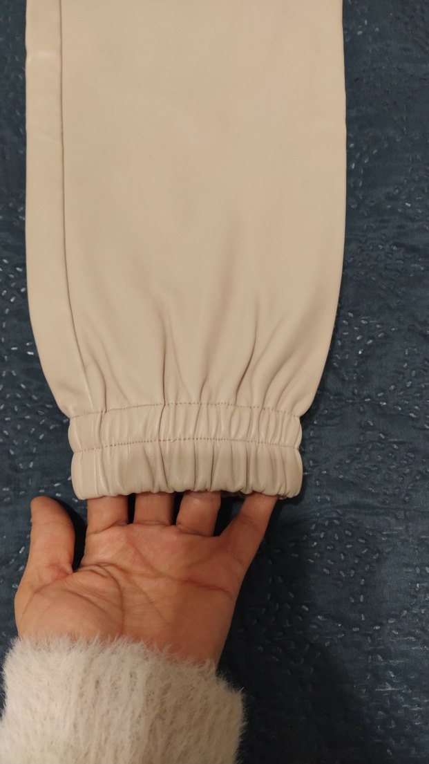 Bej Kadın Kemerli Rahat Kesim Pantolon - Görsel 4