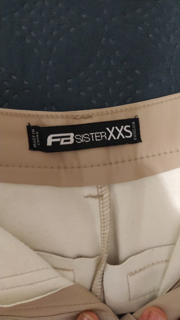 Bej Kadın Kemerli Rahat Kesim Pantolon - Görsel 3