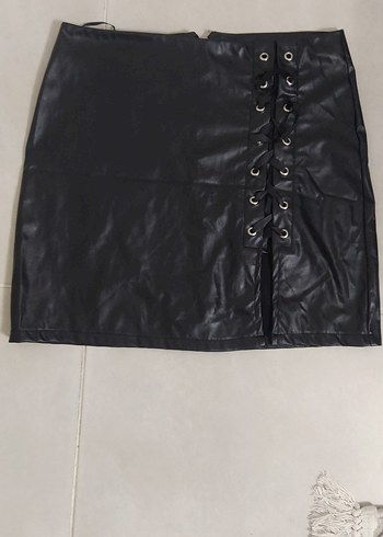 Siyah Yüksek Bel Yırtmaçlı Deri Mini Etek - Görsel 2