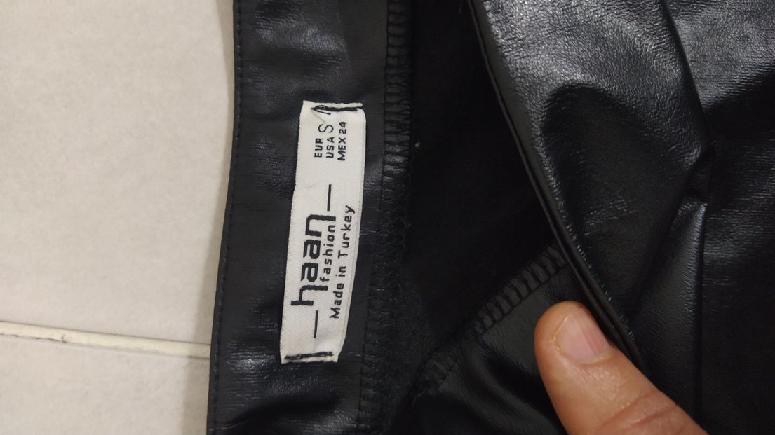 Siyah Yüksek Bel Yırtmaçlı Deri Mini Etek - Görsel 5