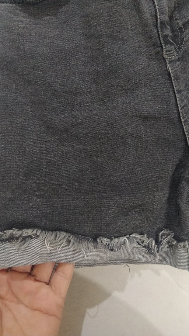 Gri Kadın Salaş Mini Denim Şort - Görsel 3