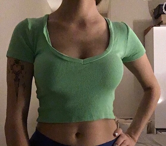 Pull and Bear Pull and Bear Yeşil V Yaka Crop Üst