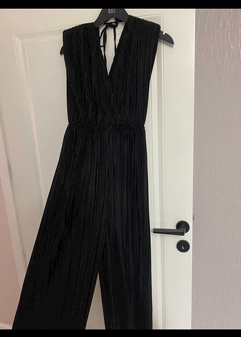 Kadın Siyah Pilili Uzun Tulum - Görsel 2