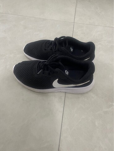 Nike Orjınal Nike spor ayakkabı