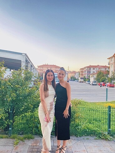 Drapeli tül elbise