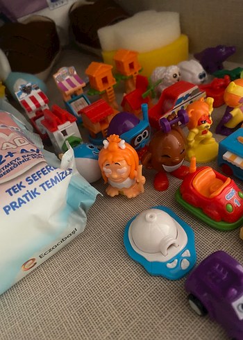  Renkli Çocuk Oyuncak Araba Seti süpriz yumurta ozmo kinder