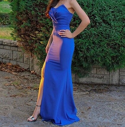 Mavi yırtmaçlı dar model abiye elbise