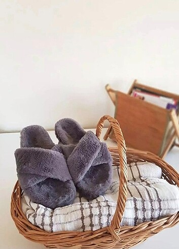 Diğer Pofuduk Ev Terliği- Gri Renk -36 ve 37Numara