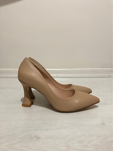 40 Beden La Calzature Bej Stiletto