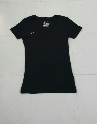 s Beden siyah Renk nike tişörttt
