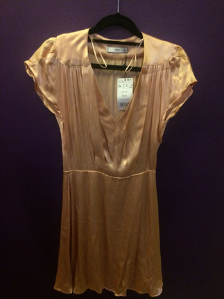Mango saten elbise çok moda bu yıl