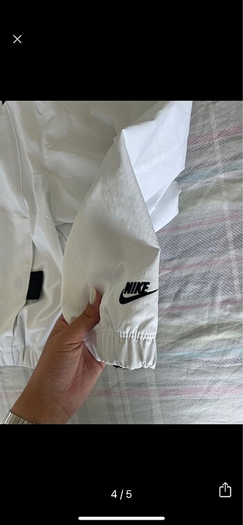l Beden beyaz Renk Nike Rüzgarlık