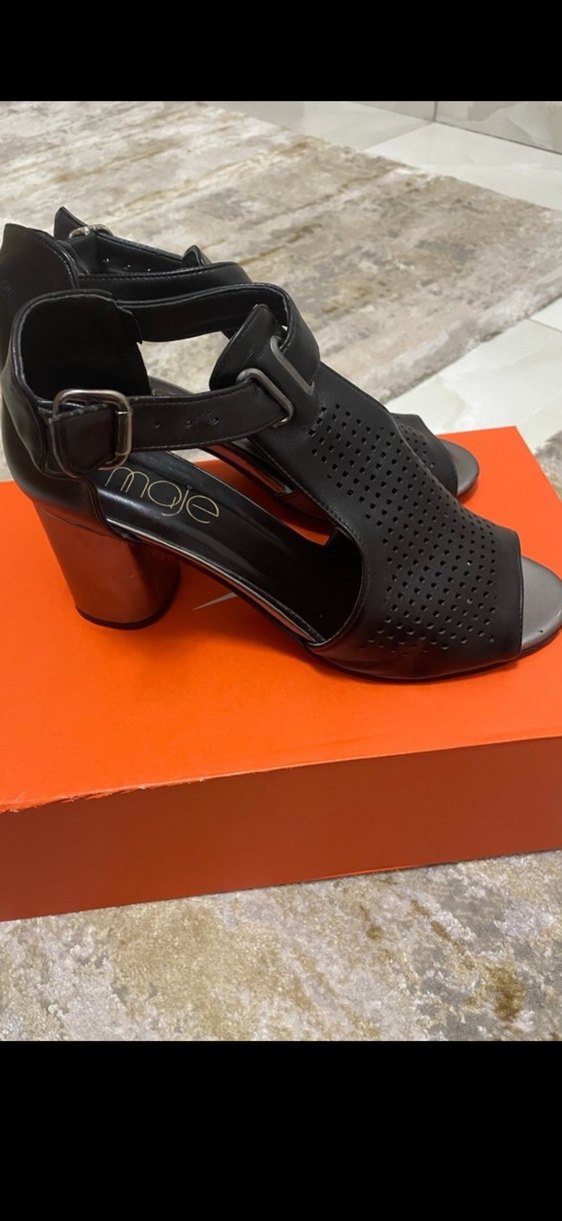 Kadın Siyah Desenli Tokalı Blok Topuklu Sandalet - Görsel 2