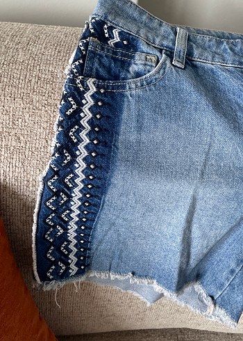 Nakışlı ve Boncuklu Bohem Kadın Kot Şort - Görsel 2