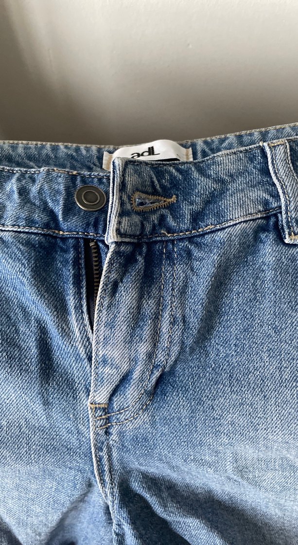 Nakışlı ve Boncuklu Bohem Kadın Kot Şort - Görsel 3