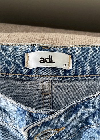 Nakışlı Bohem Mavi Mini Kot Şort - Görsel 4