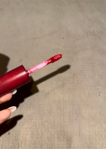 NYX Bordo Parlak Mat Ruj - Görsel 3