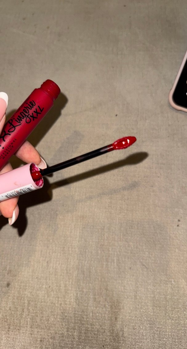 NYX Lingerie XXL kırmızı ruj - Görsel 3