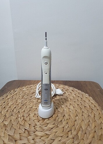 ORAL-B ŞARJLI DİŞ FIRÇASI SORUNSUZ 